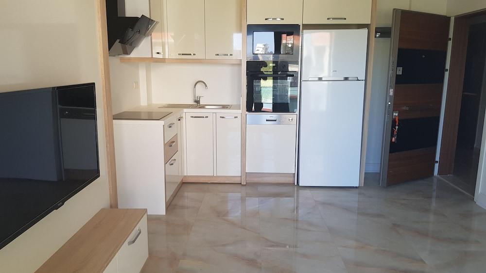 Esila Park Lara Kundu