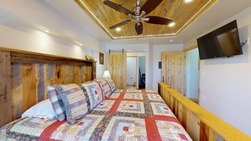 The Cedars Country Cottage