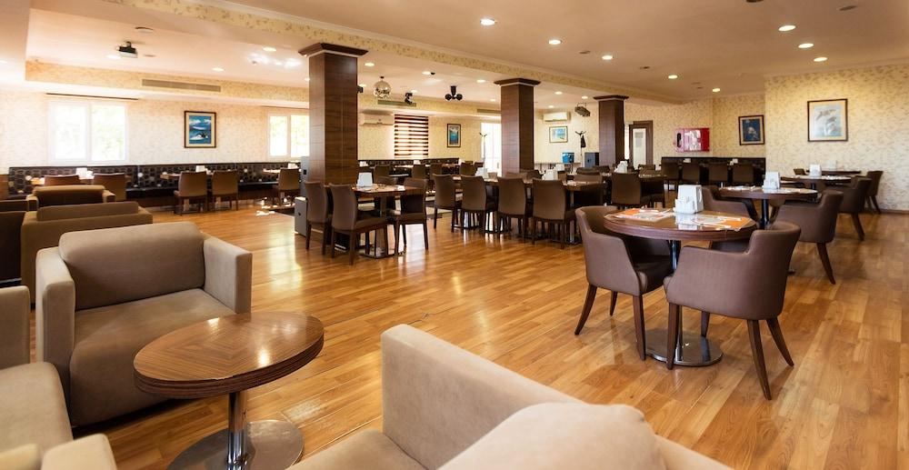 Dostyk Hotel Bautino