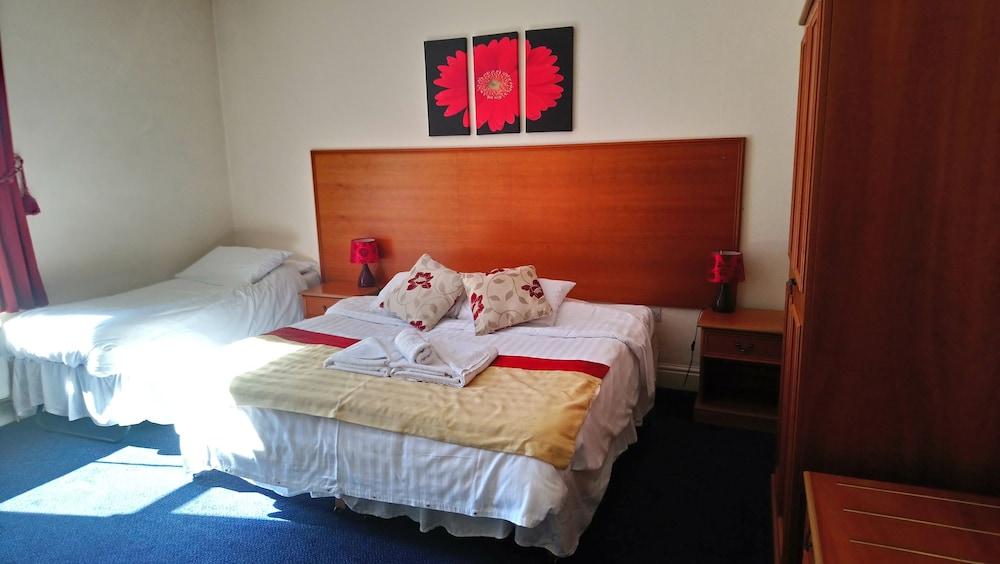 Casanova's Restaurant & Hotel