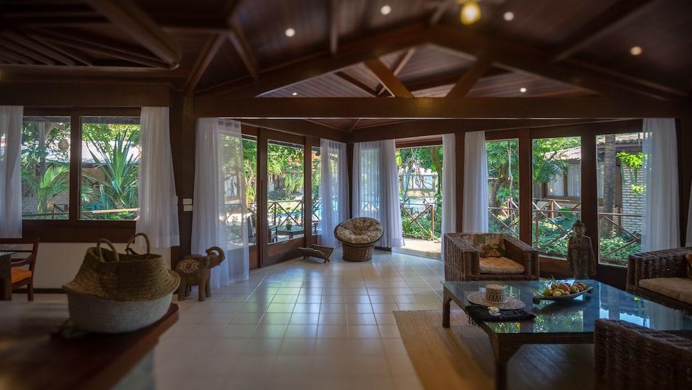 Resort Sombra e Água Fresca