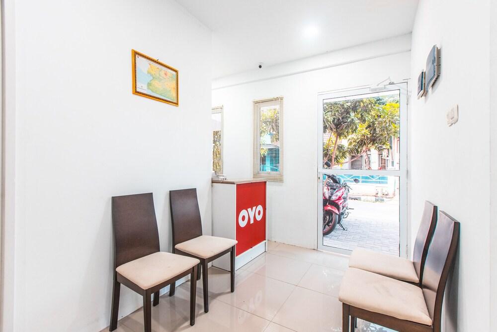 OYO 907 Wisma Cakung