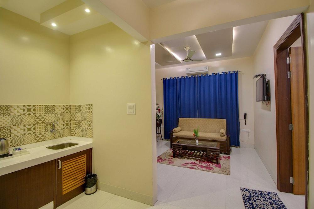 Maulik Mansion Resort