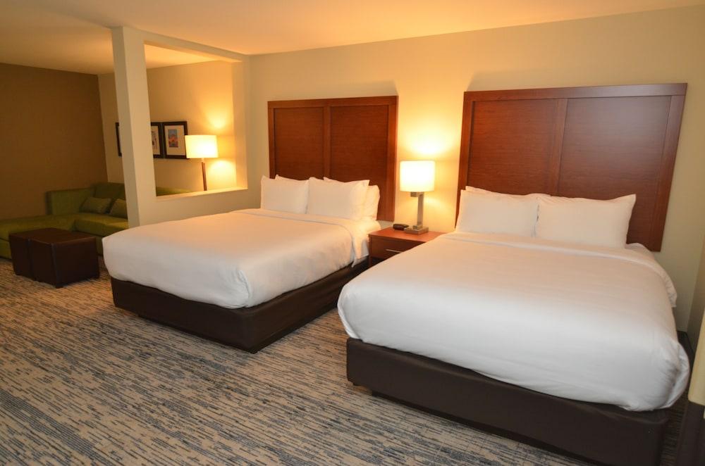 Comfort Inn & Suites West Des Moines