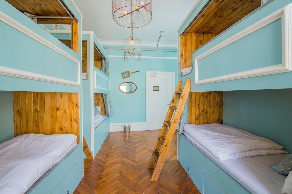 Mrs Potts Backpackers