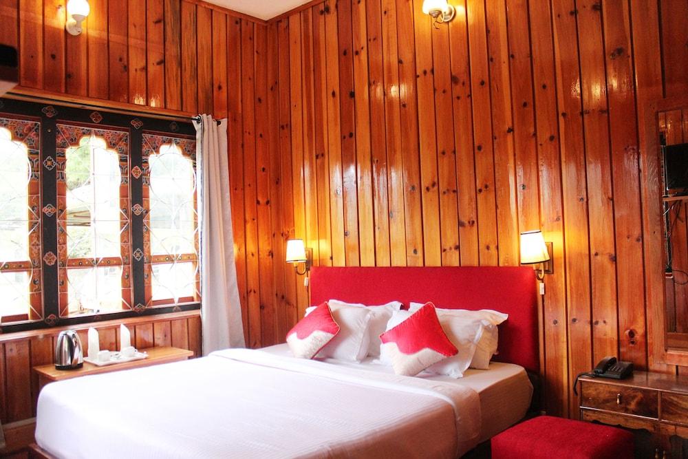 Pinewood Experiential stay and Hideouts