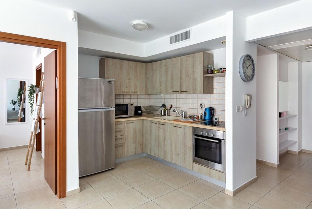 Laguna Water Front 1