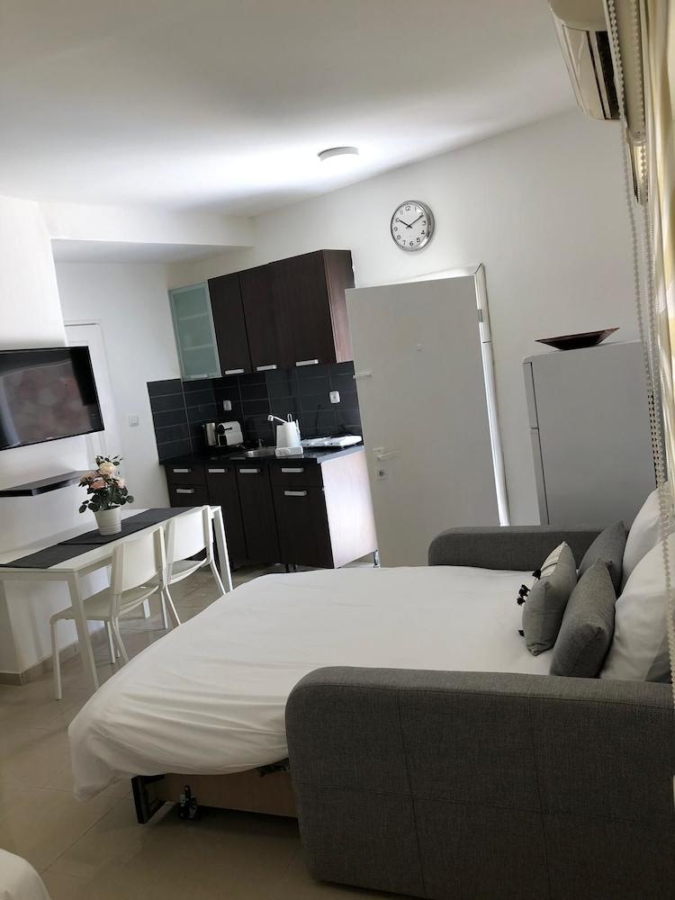 New Cozy Suite W Garden 300M From Beach