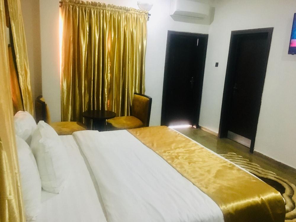 Blue Moon Beach Hotel & Resort