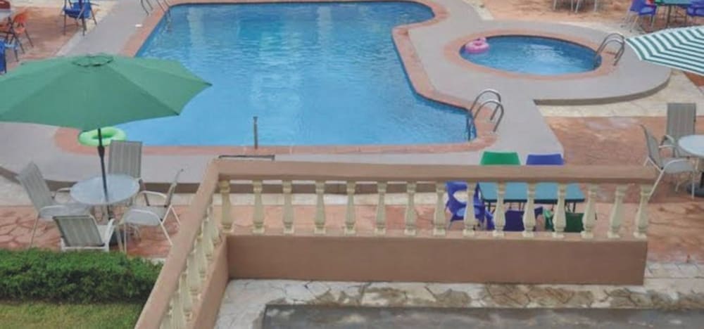 Sheriffyt Royale Hotel and Suites