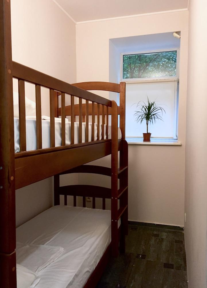 Friends Forever - Hostel