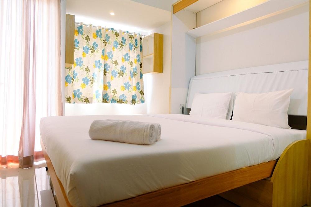 Comfortable and Clean Studio at The Oasis Apartment