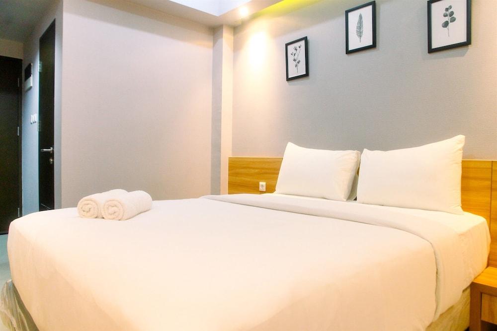 Comfy Studio Mustika Golf Residence Apartment