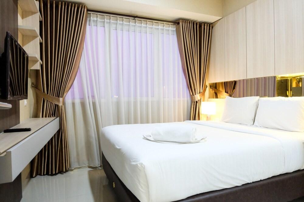 Modern 1BR Oasis Cikarang Apartment