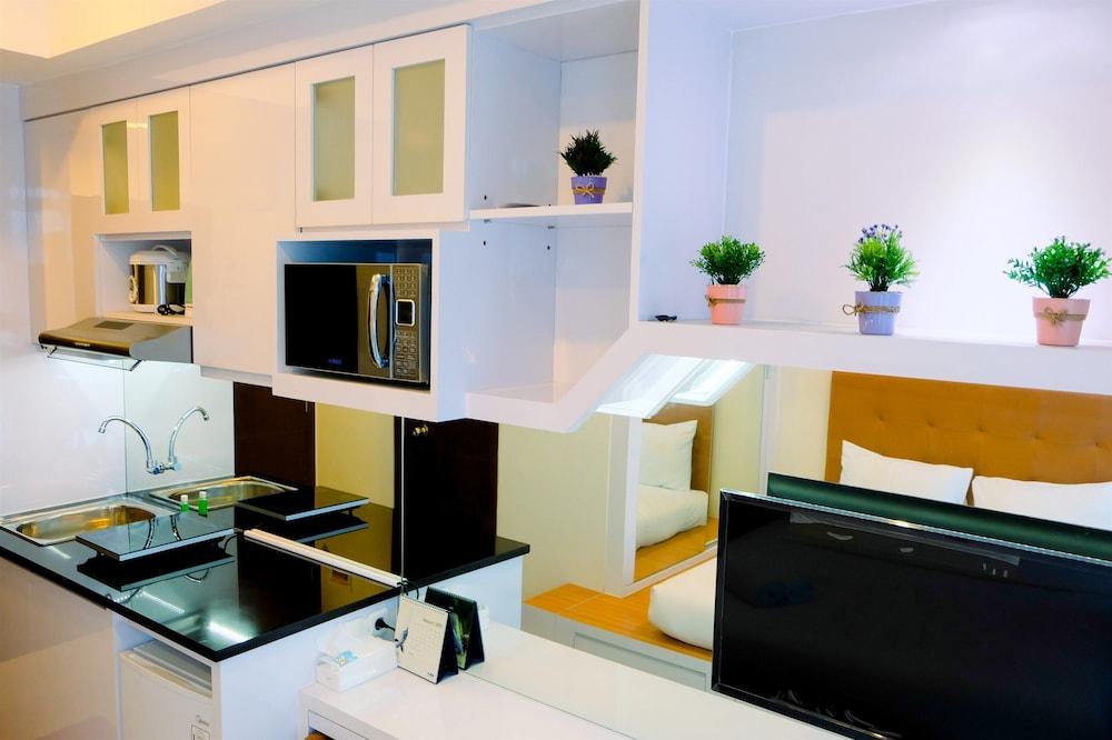 Exquisite Studio Room Capitol Park Residence