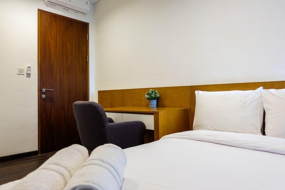 Spacious Elegant 2BR Veranda Residence @ Puri Apartment