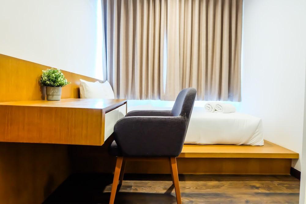 Spacious Elegant 2BR Veranda Residence @ Puri Apartment