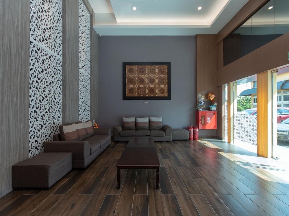 Super OYO 89375 Regent Hotel