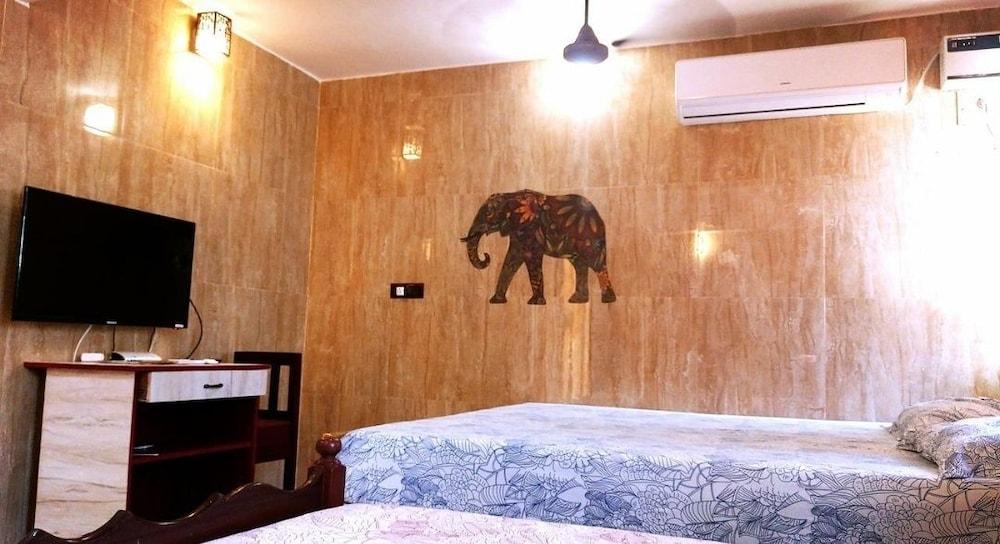 Rajalakshmi Guest House