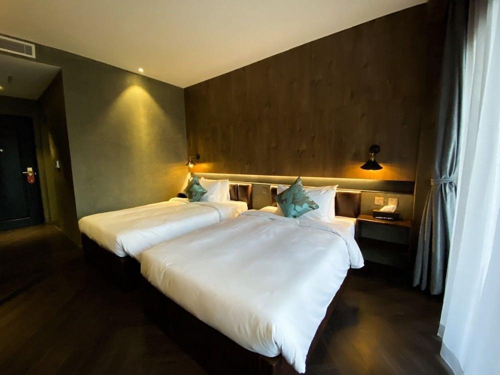 CHECK inn Phnom Penh BKK 1