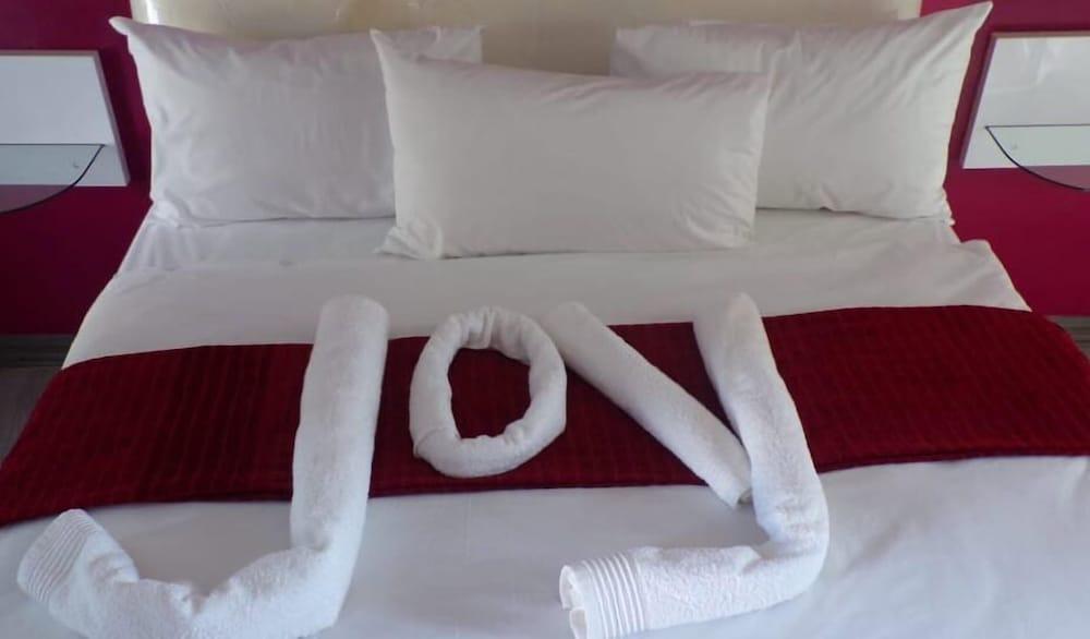 Joy Guesthouse-Seapoint - Adults Only