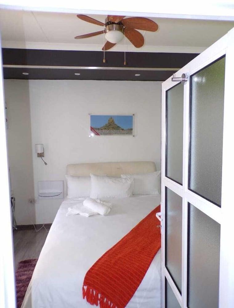 Joy Guesthouse-Seapoint - Adults Only