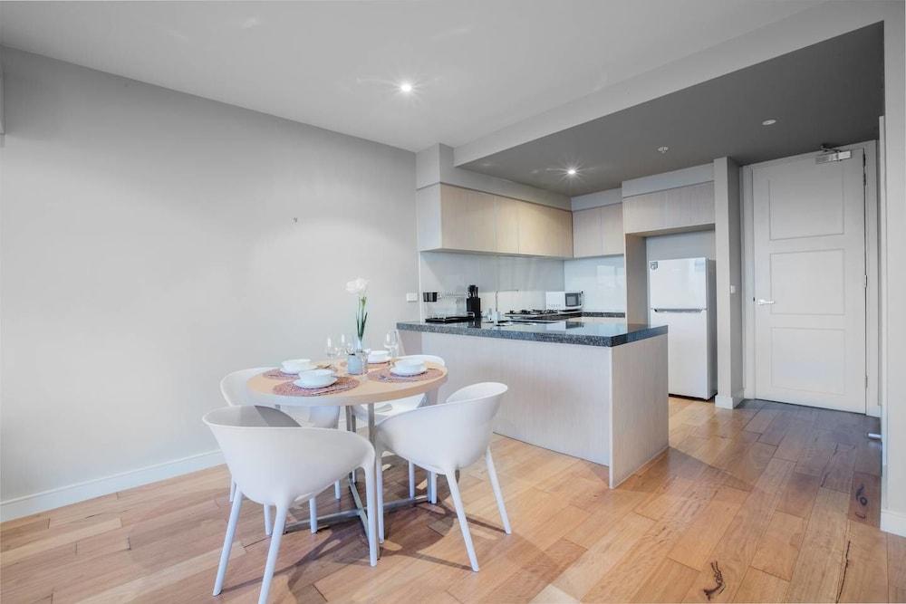 Sweet Apartment At Centro Melbourne