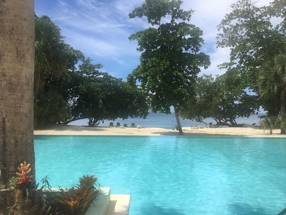 Idyllic Duplex with Ocean