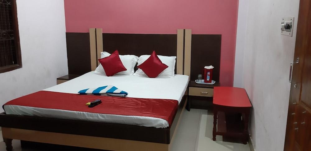 Goroomgo Puri Dham Lodge Puri