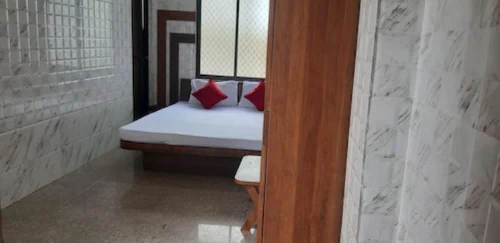 Goroomgo Sea Smile Lodge Puri