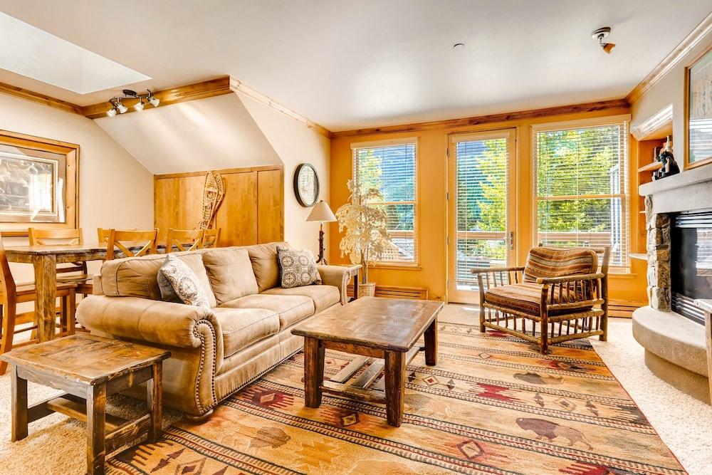 Spacious 1br -river Run Village-hot Tub & Kids Ski Free 1 Bedroom Condo by RedAwning