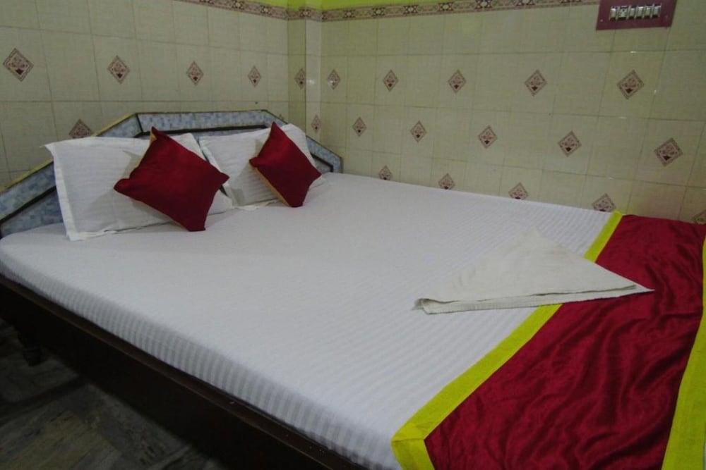 Goroomgo Neelachal Lodge Puri