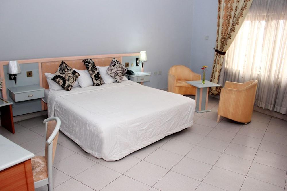 Damgrete Royal Hotel