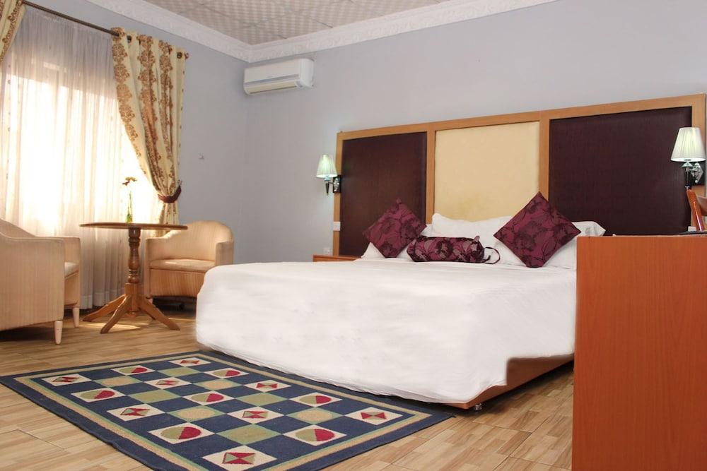 Damgrete Royal Hotel