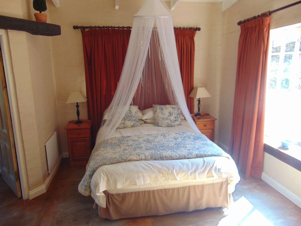 Fountain Baths Guest Cottages