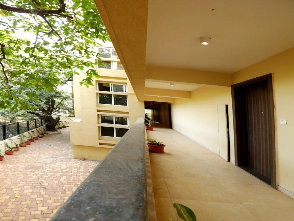 Goa Junction Vagator, Aparthptel