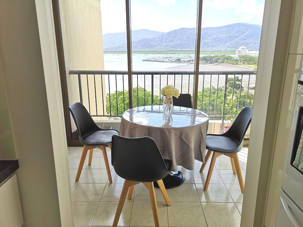Cairns Ocean View Apartment in Aquarius