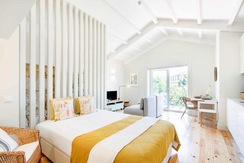 Porto Downtown Studio with Balcony