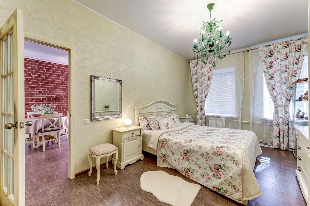 Apartments Vesta by Kazansky Cathedral