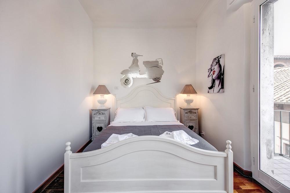 HI River View apartment