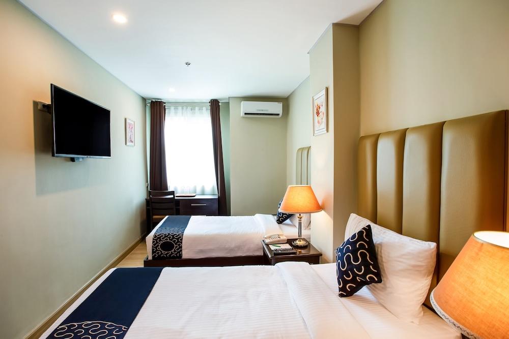 Capital O 461 Asrodel Hotel