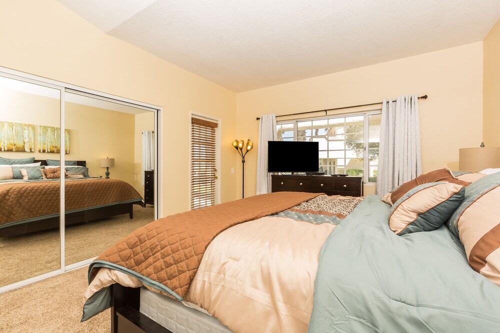 Palm Desert Luxury VIP Home w/Pool