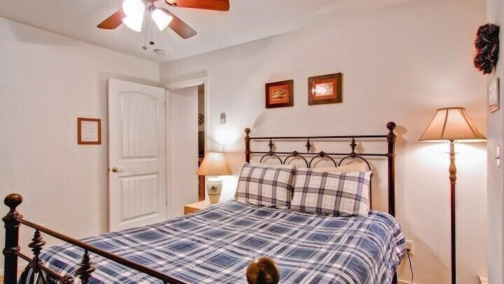 Scenic Wonders  Bear Den 5 Bedrooms