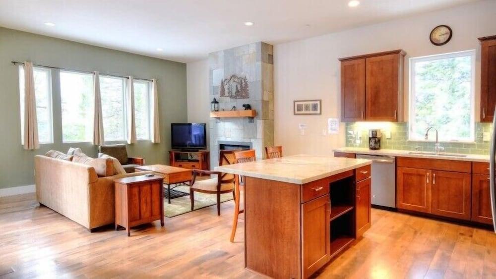 Scenic Wonders Eureka 3 Bedrooms