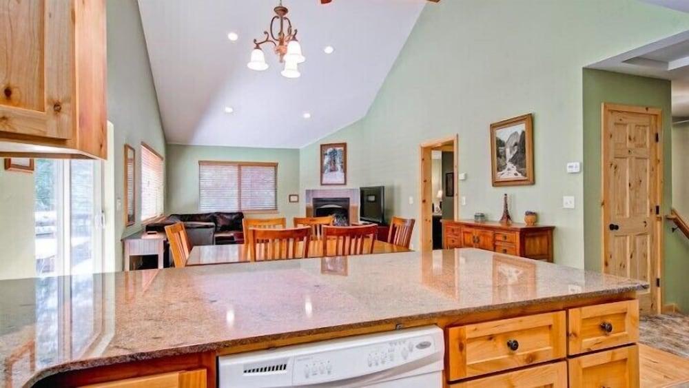 Scenic Wonders Sequoias 3 Bedrooms