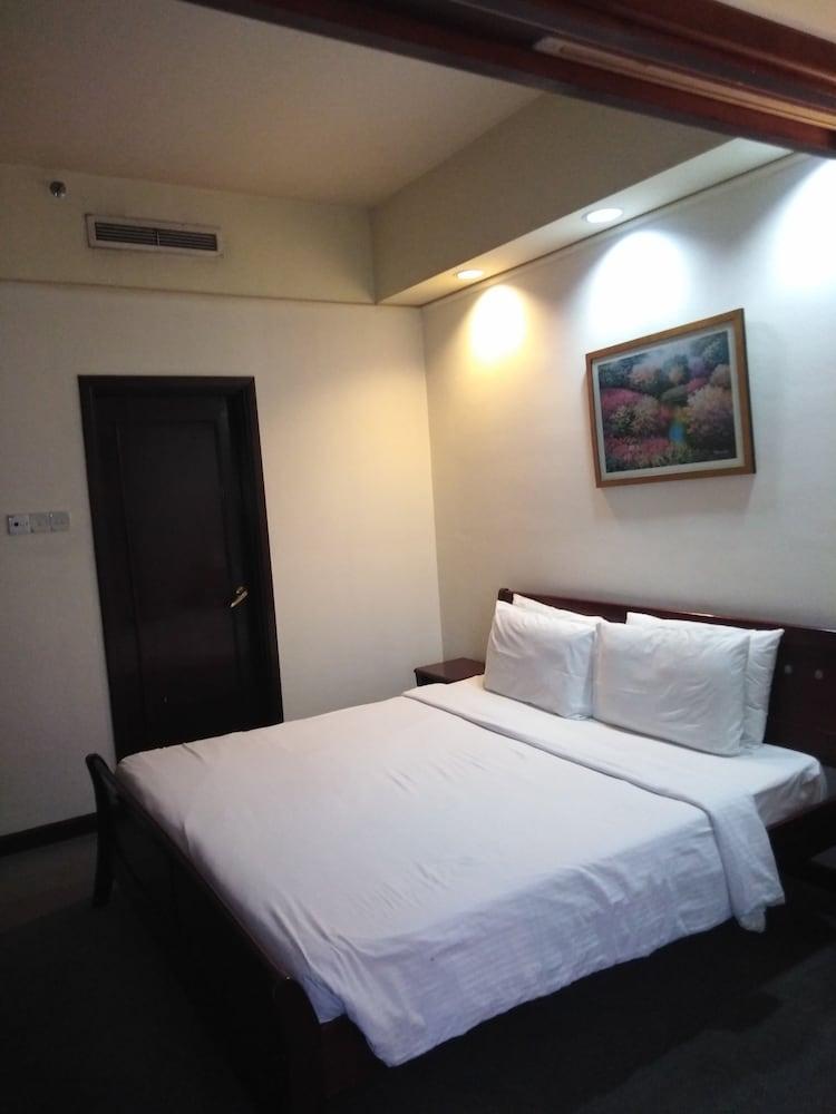 Glorious Service Suite At Times Square