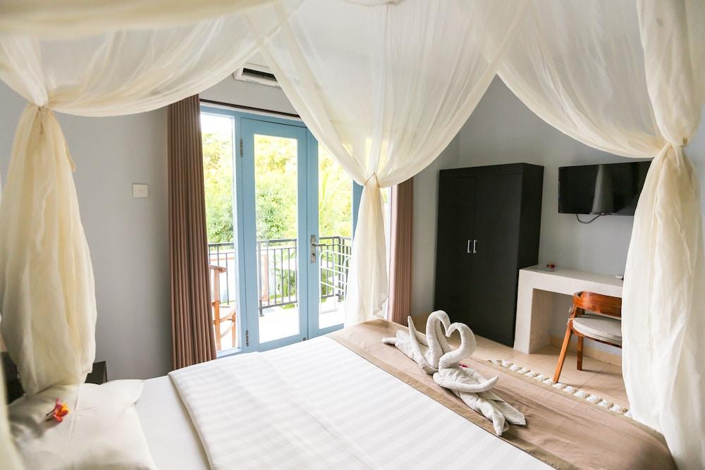 Gatsby Hotel and Hostel