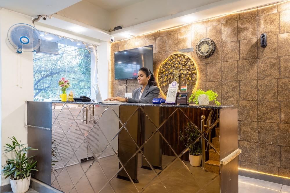 Airport Hotel Tashree