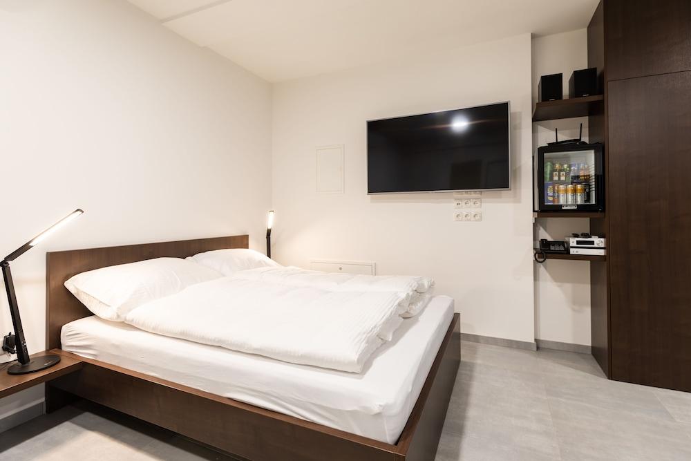 Gabriel's Apartments