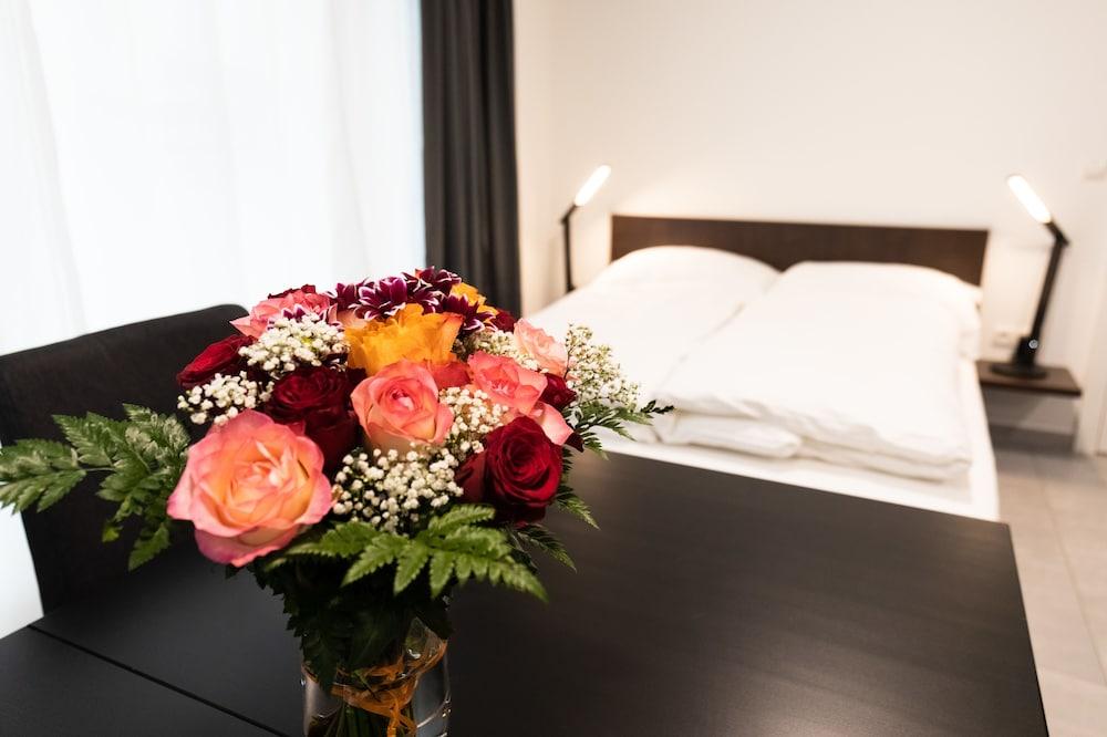 Gabriel's Apartments